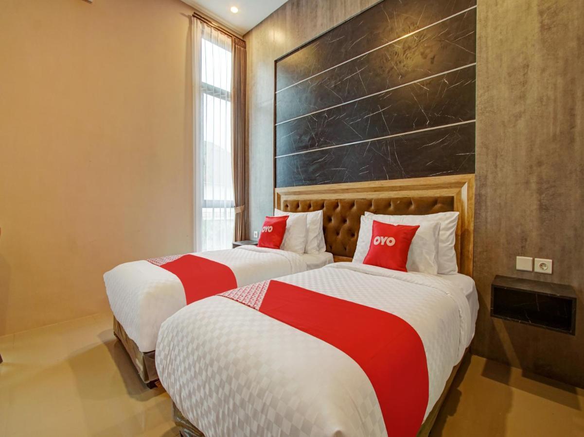 Hotel Capital O 90070 Giri Palma & Malang