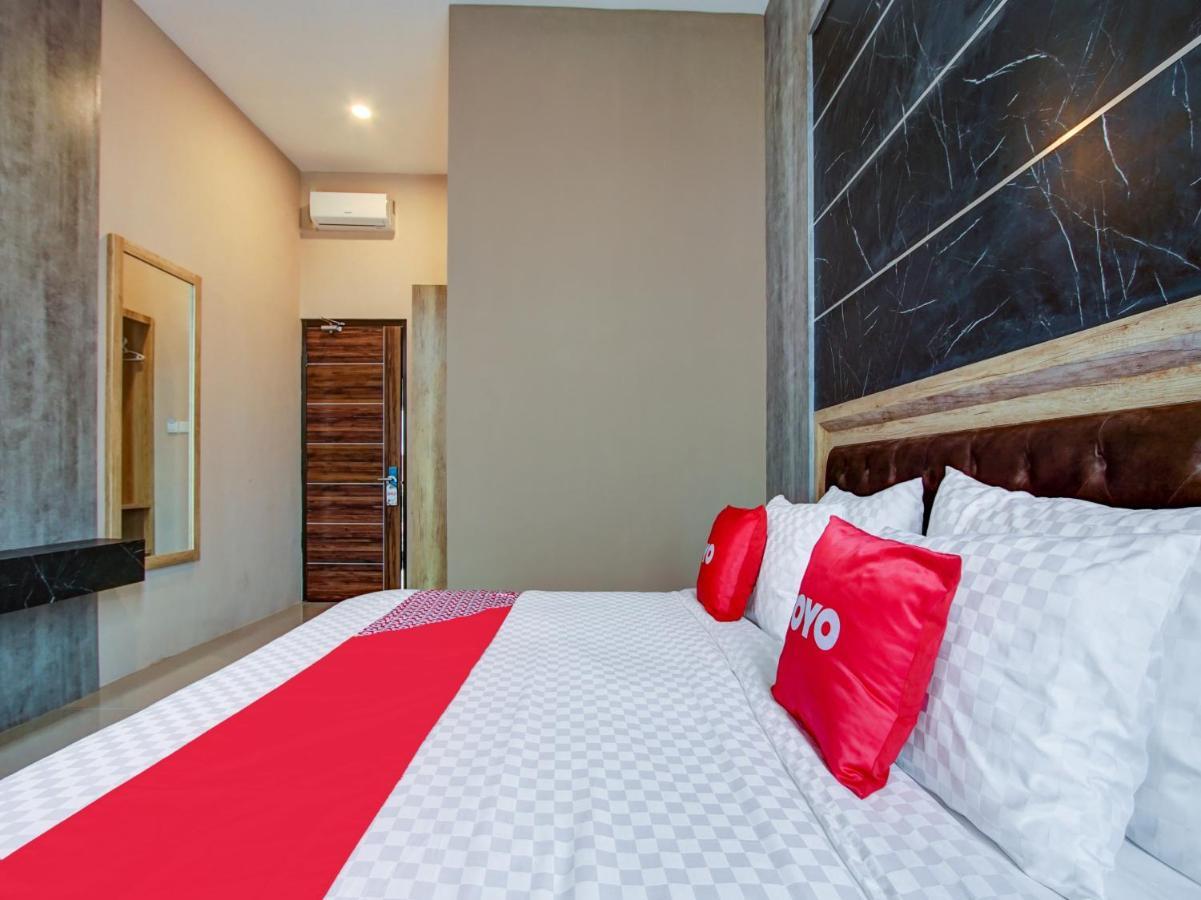 Hotel Capital O 90070 Giri Palma &