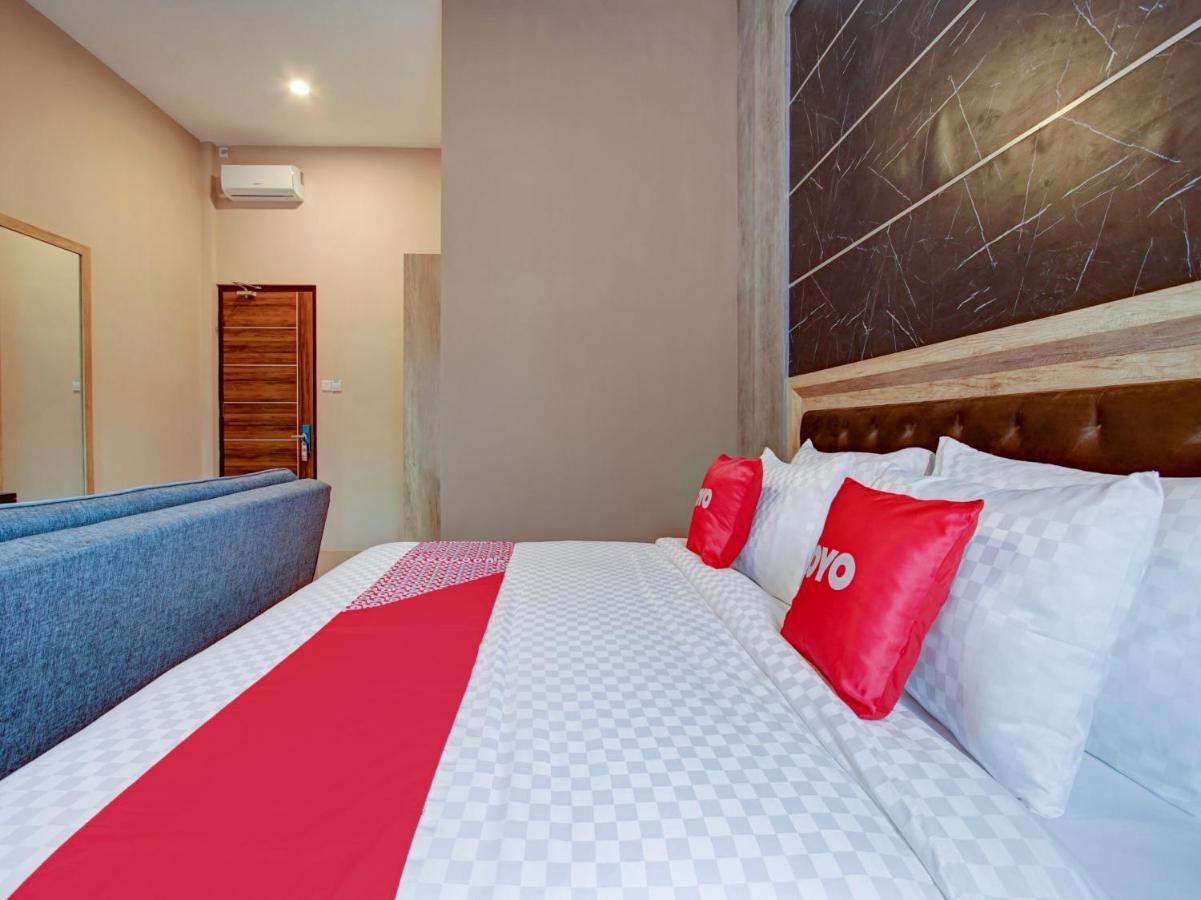 Hotel Capital O 90070 Giri Palma &