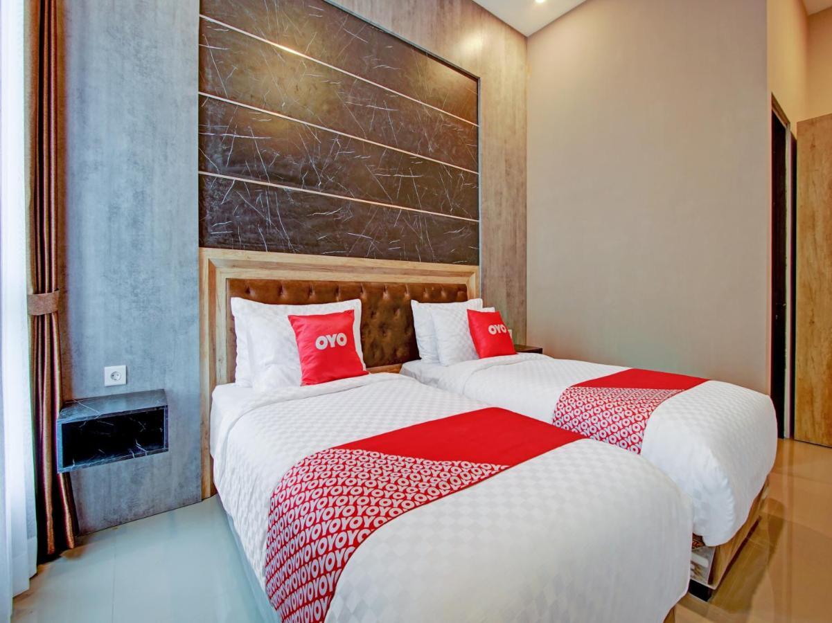 Hotel Capital O 90070 Giri Palma & Malang