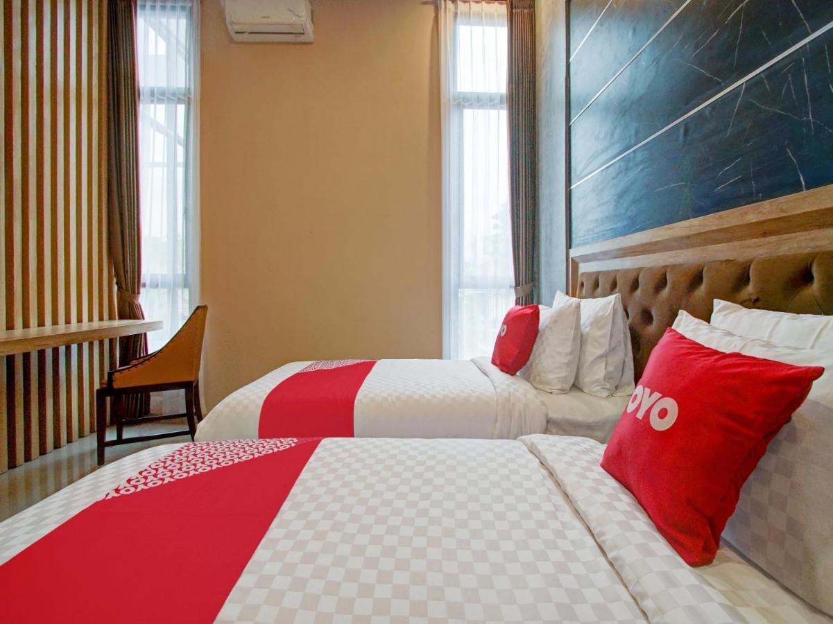 Hotel Capital O 90070 Giri Palma & Malang